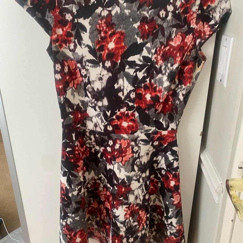 Floral aLove..Ady short dress and cap sleeve - Picture 4 of 5